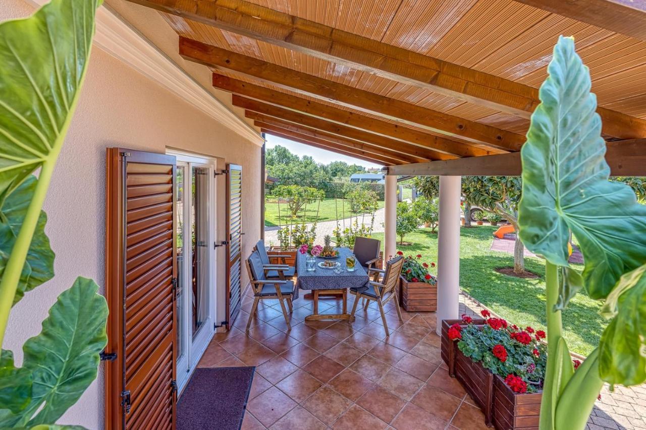 Apartment Complex Irena With Pool Porec Exterior photo
